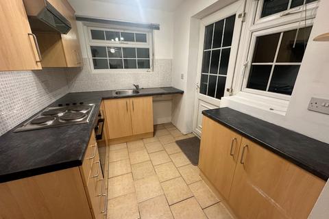 2 bedroom semi-detached house to rent, Ongar Road, Brentwood CM15