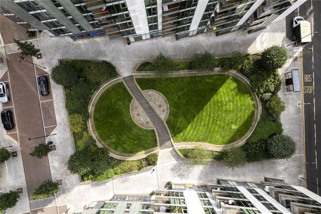 Riverside Quarter, Wandsworth... 2 bed apartment - £915,000