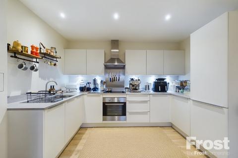 2 bedroom apartment for sale, Gatehouse Close, Ashford, Surrey, TW15