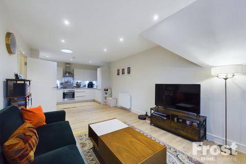 2 bedroom apartment for sale, Gatehouse Close, Ashford, Surrey, TW15