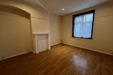 3 bedroom terraced house to rent, Northover, Bromley BR1