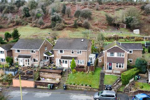 4 bedroom semi-detached house for sale, Wintles Close, Mitcheldean GL17