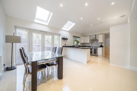 4 bedroom semi-detached house for sale, Manse Way, Swanley, Kent