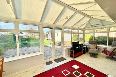 3 bedroom bungalow for sale, Temple Close, Hadleigh, Essex, SS7