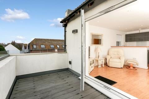 2 bedroom apartment for sale, Chapel Street, Hythe, CT21