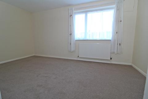 2 bedroom terraced house to rent, Gentian Close, Chatham, Kent, ME5