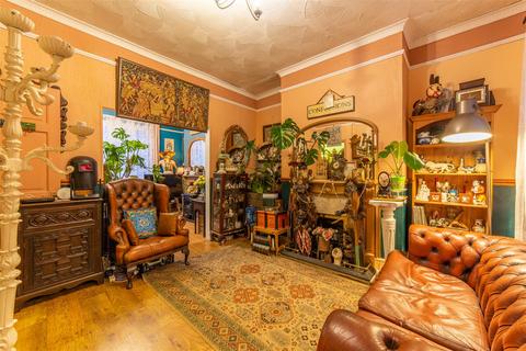 14 Bryn Terrace, Pontnewynydd, Pontypool, NP4 6QE