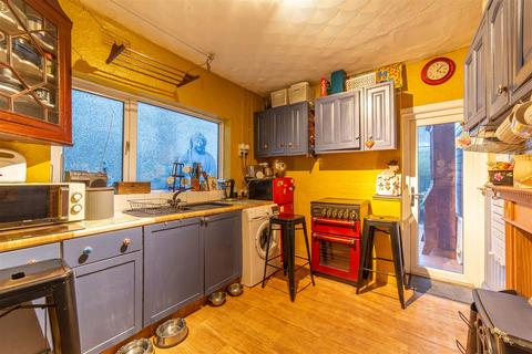 14 Bryn Terrace, Pontnewynydd, Pontypool, NP4 6QE