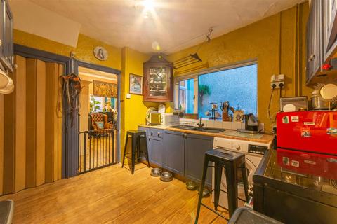 14 Bryn Terrace, Pontnewynydd, Pontypool, NP4 6QE