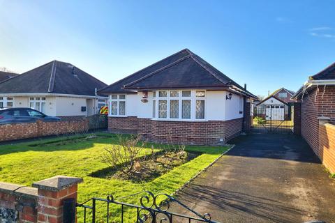 2 bedroom detached bungalow for sale, Hammonds Way, Totton SO40