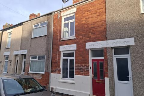 2 bedroom terraced house to rent, Donnington Street, Grimsby