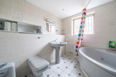 29 Ashbourne Road, London, W5 3ED