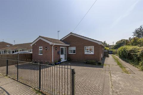 3 bedroom detached bungalow to rent, Mount Pleasant, Southwold IP18