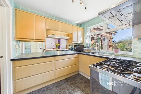 363 Leatherhead Road, Chessington, KT9 2NQ