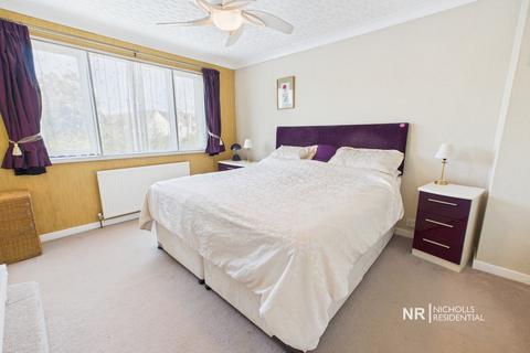 363 Leatherhead Road, Chessington, KT9 2NQ