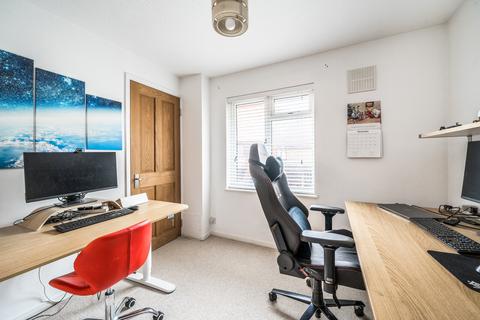 2 bedroom maisonette for sale, Lawrence Close, Guildford, Surrey, GU4