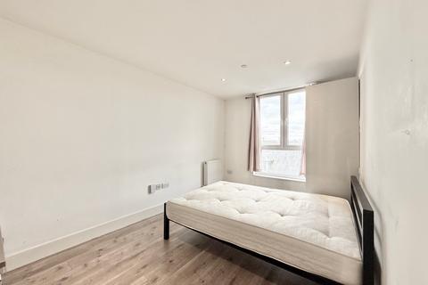 Studio to rent, Luminaire Apartments, London NW6