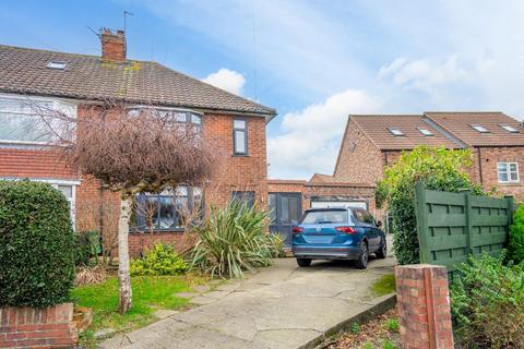 3 bedroom end of terrace house for sale, Jennifer Grove, York