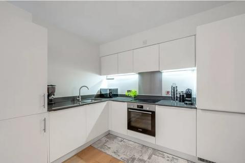 2 bedroom flat to rent, Bree Court, London NW9