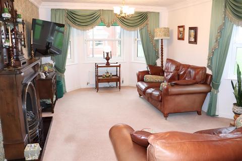 2 bedroom apartment for sale, Westfield Drive, Aldridge