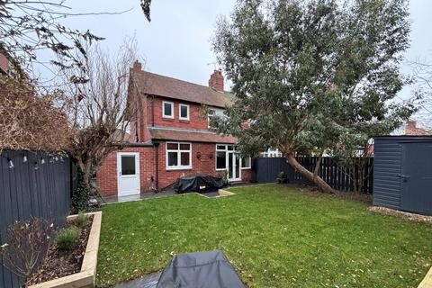 3 bedroom semi-detached house for sale, Shaftesbury Avenue, Whitley Bay, Tyne & Wear, NE26 3TD