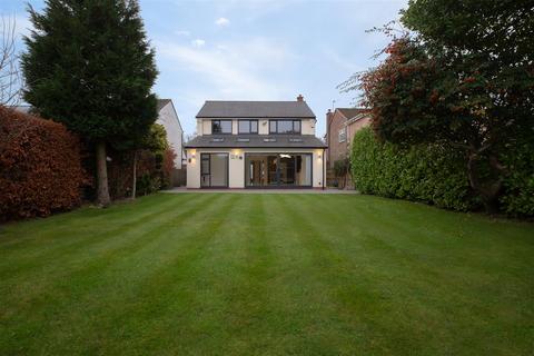 4 bedroom detached house for sale, Melrose Crescent, Hale Barns