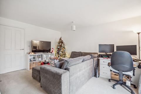 14 Bartone Place, Thame, OX9 3ED