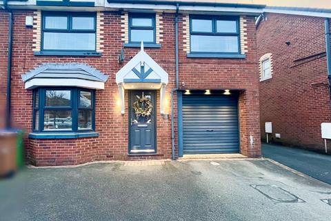 5 bedroom semi-detached house for sale, Pleasant Street, Rochdale, OL11