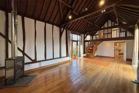 3 bedroom barn conversion to rent, 5 Cuckoo Yard, Urchfont