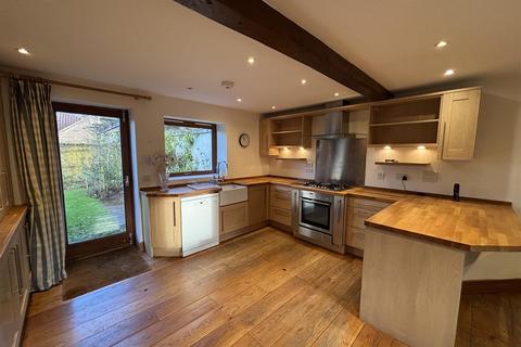 3 bedroom barn conversion to rent, 5 Cuckoo Yard, Urchfont