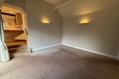 3 bedroom barn conversion to rent, 5 Cuckoo Yard, Urchfont