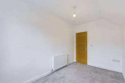 3 bedroom terraced house to rent, Fairmile Avenue, SW16