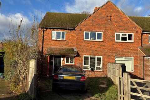 3 bedroom semi-detached house to rent, Dianthus Close, Chertsey, Surrey, KT16