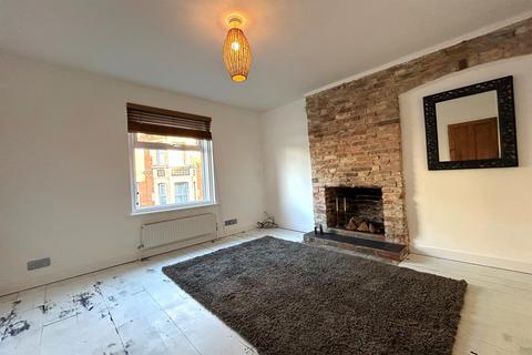 2 bedroom terraced house to rent, Fordington