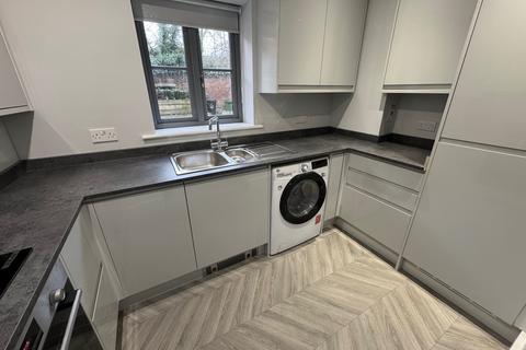 2 bedroom apartment to rent, Montague Road, Sale M33