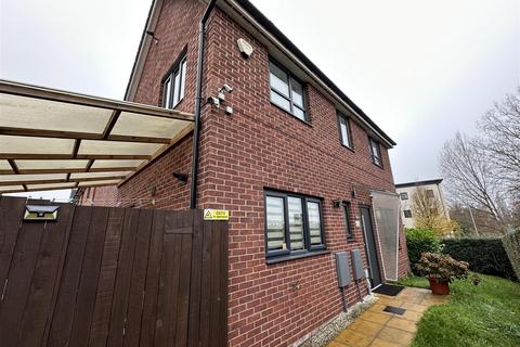 3 bedroom semi-detached house for sale, Bugle Close, New Broughton, Salford