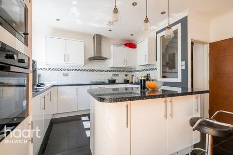 5 bedroom end of terrace house for sale, Westwood Park, London