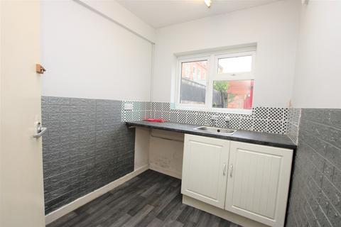 3 bedroom terraced house to rent, Digby Street, Northants, Kettering, NN16