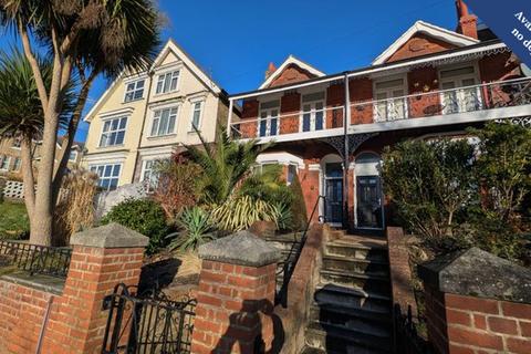 3 bedroom semi-detached house to rent, Barton Road, Dover, CT16