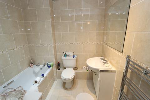 2 bedroom flat for sale, Deneside Court, Whitley Lodge, Whitley Bay, NE26 3BL