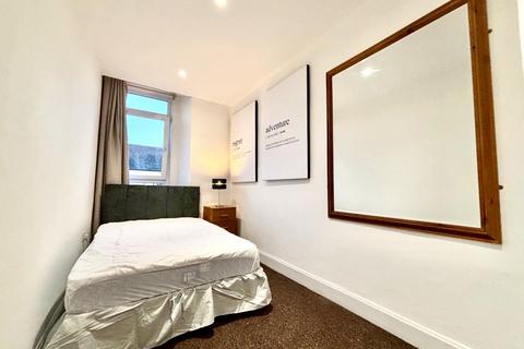 2 bedroom flat to rent, Peddie Street, Dundee,