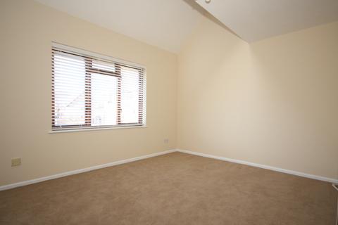 2 bedroom flat to rent, Oriental Road, Woking GU22