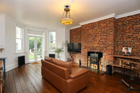 2 bedroom flat for sale, Pevensey Road, St. Leonards-On-Sea