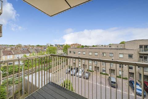 1 bedroom flat for sale, Appleby Court, Adenmore Road, London, SE6 4EJ