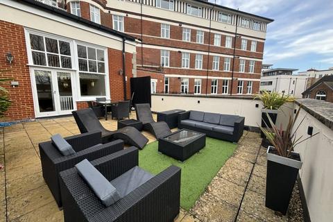 4 bedroom apartment to rent, Burlington Mansions Triplex Apartment, Boscombe