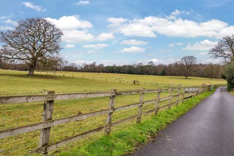 2 bedroom flat for sale, Southlands Lane, Oxted RH8