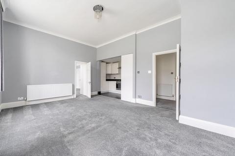 2 bedroom flat for sale, Southlands Lane, Oxted RH8