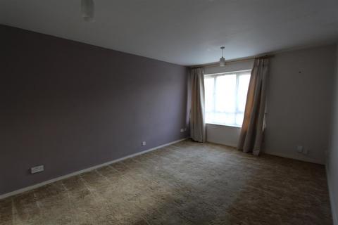 2 bedroom flat to rent, 93 Hurn Lane, Keynsham, Bristol