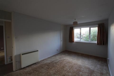 2 bedroom flat to rent, 93 Hurn Lane, Keynsham, Bristol