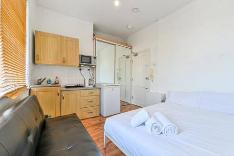 Studio for sale, Tottenham Lane, Crouch End, London, N8